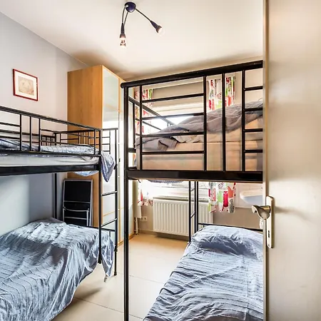 In Near The Beach, Cleaning Included Apartamento Koksijde
