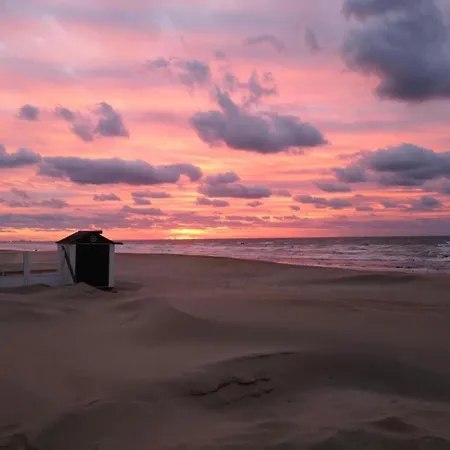 In Near The Beach, Cleaning Included * Koksijde